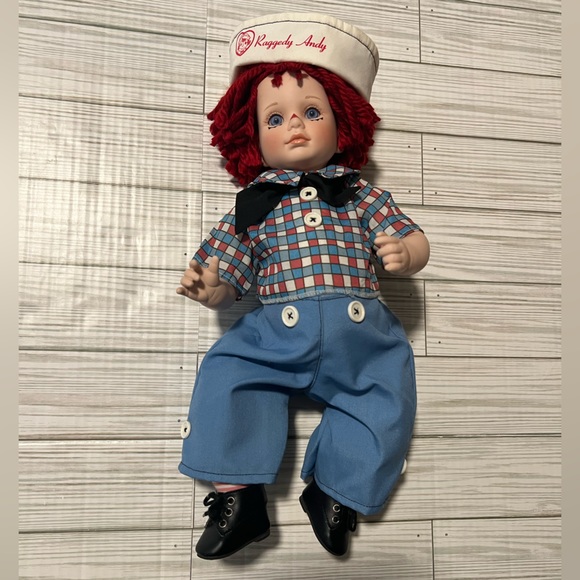My Best Friends Raggedy Andy 16” Porcelain Doll by Susan Wakeen-Simon & Schuster - Picture 4 of 9